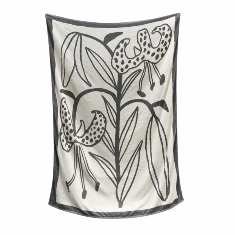 BED THROW BLANKET:Tiger Lily by whole