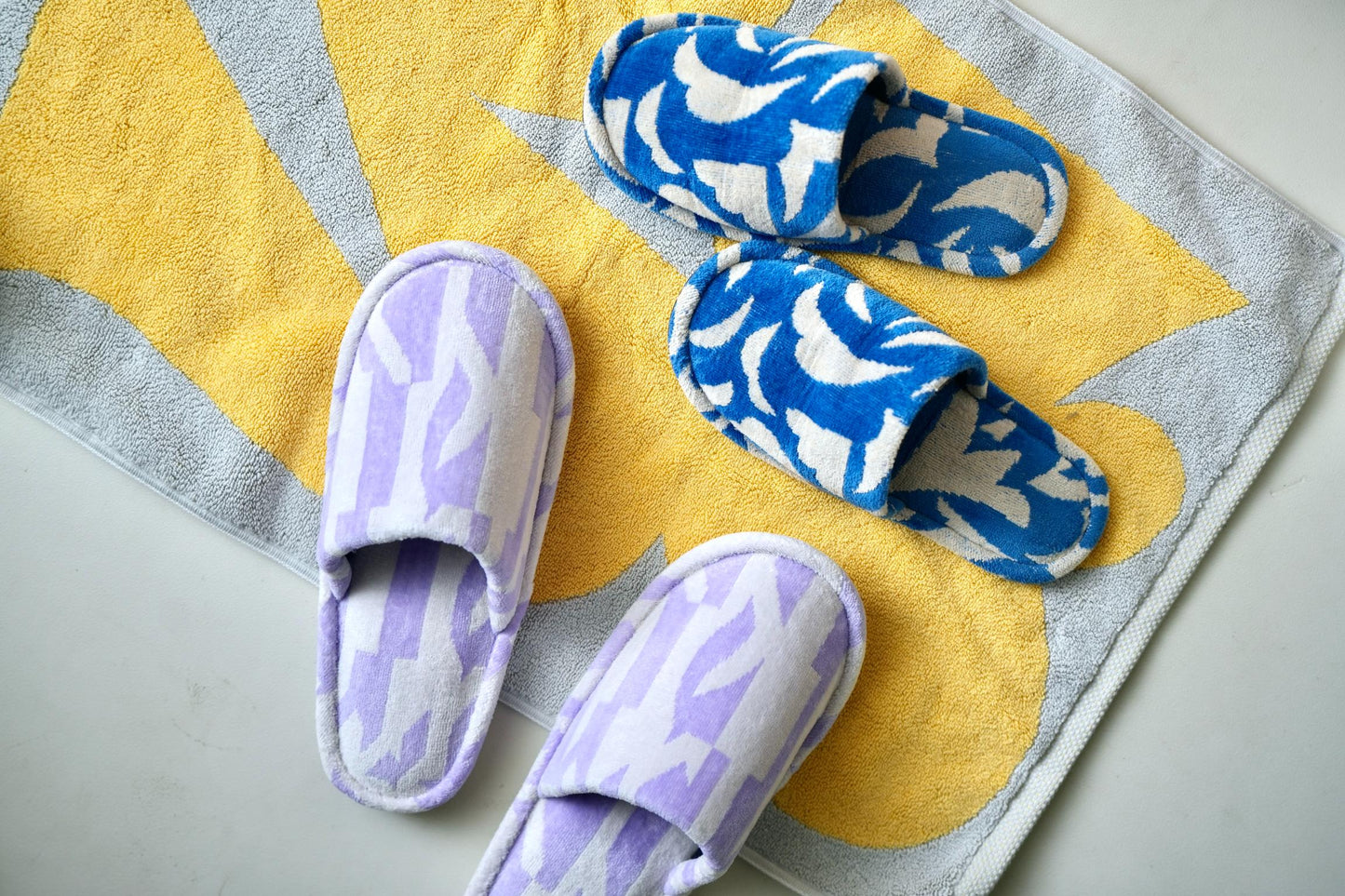 BATH MAT:Giving