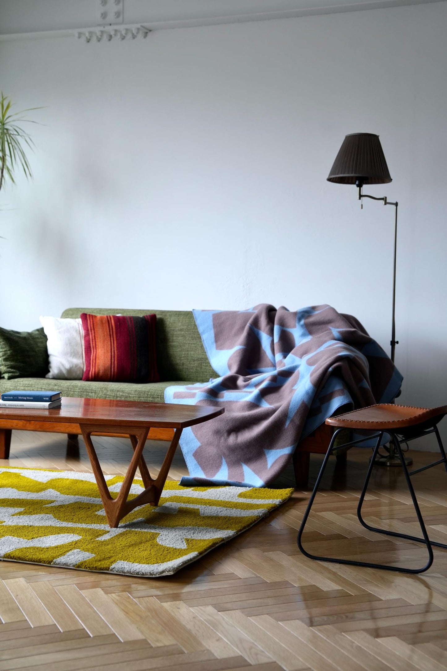 WOOL BLANKET:Giving