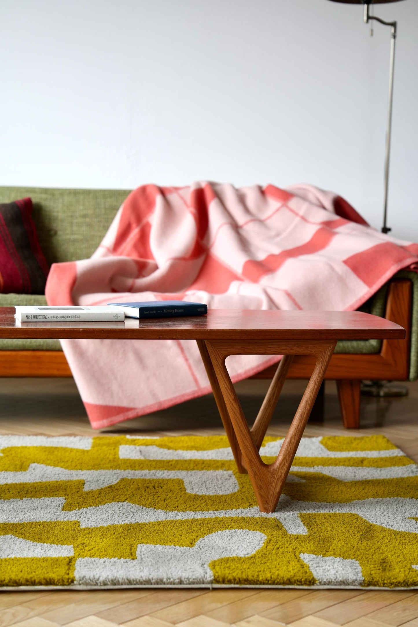 WOOL BLANKET:Pieces of home