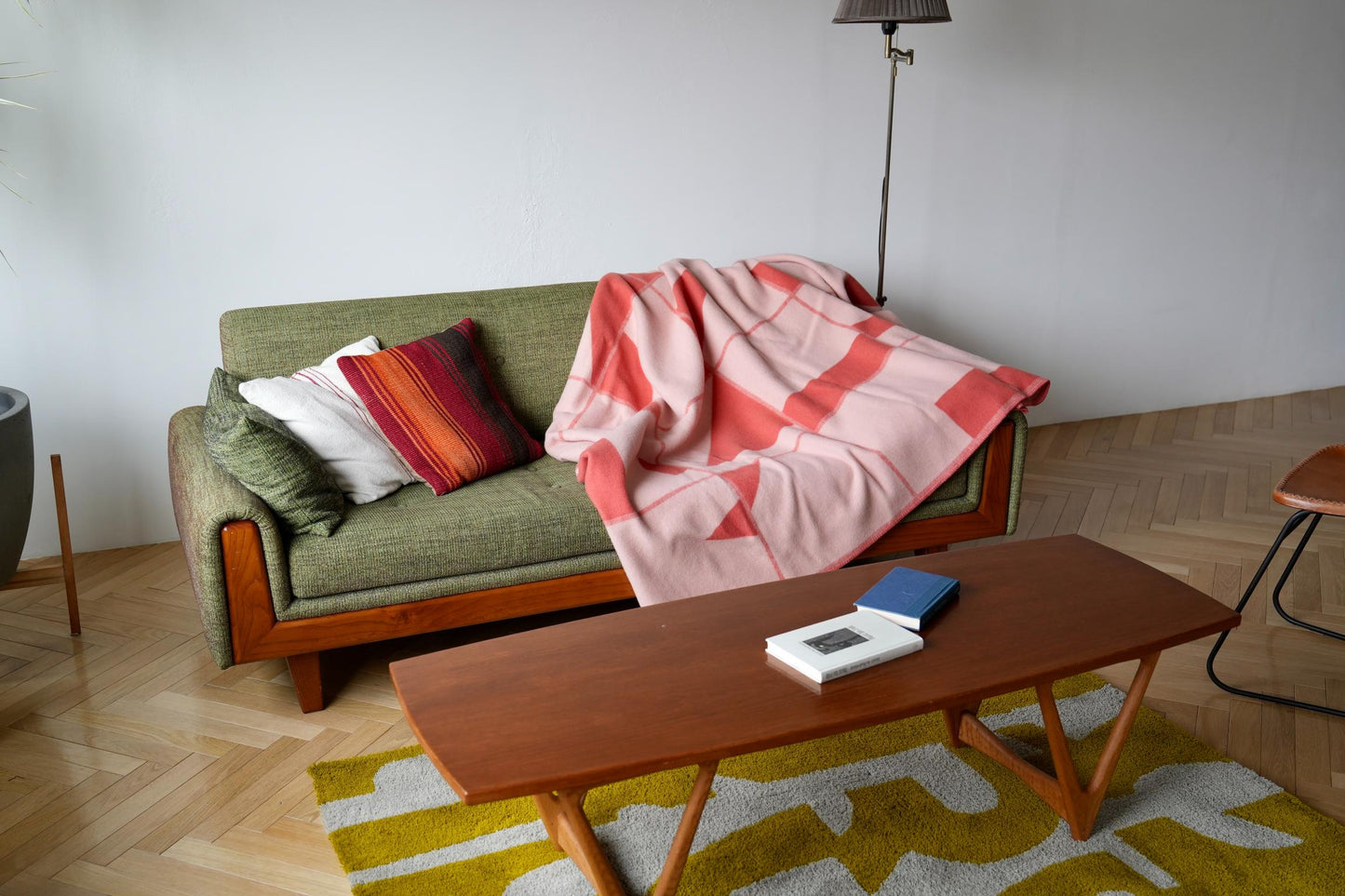 WOOL BLANKET:Pieces of home