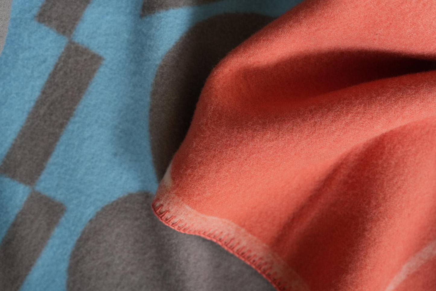 WOOL BLANKET:Pieces of home