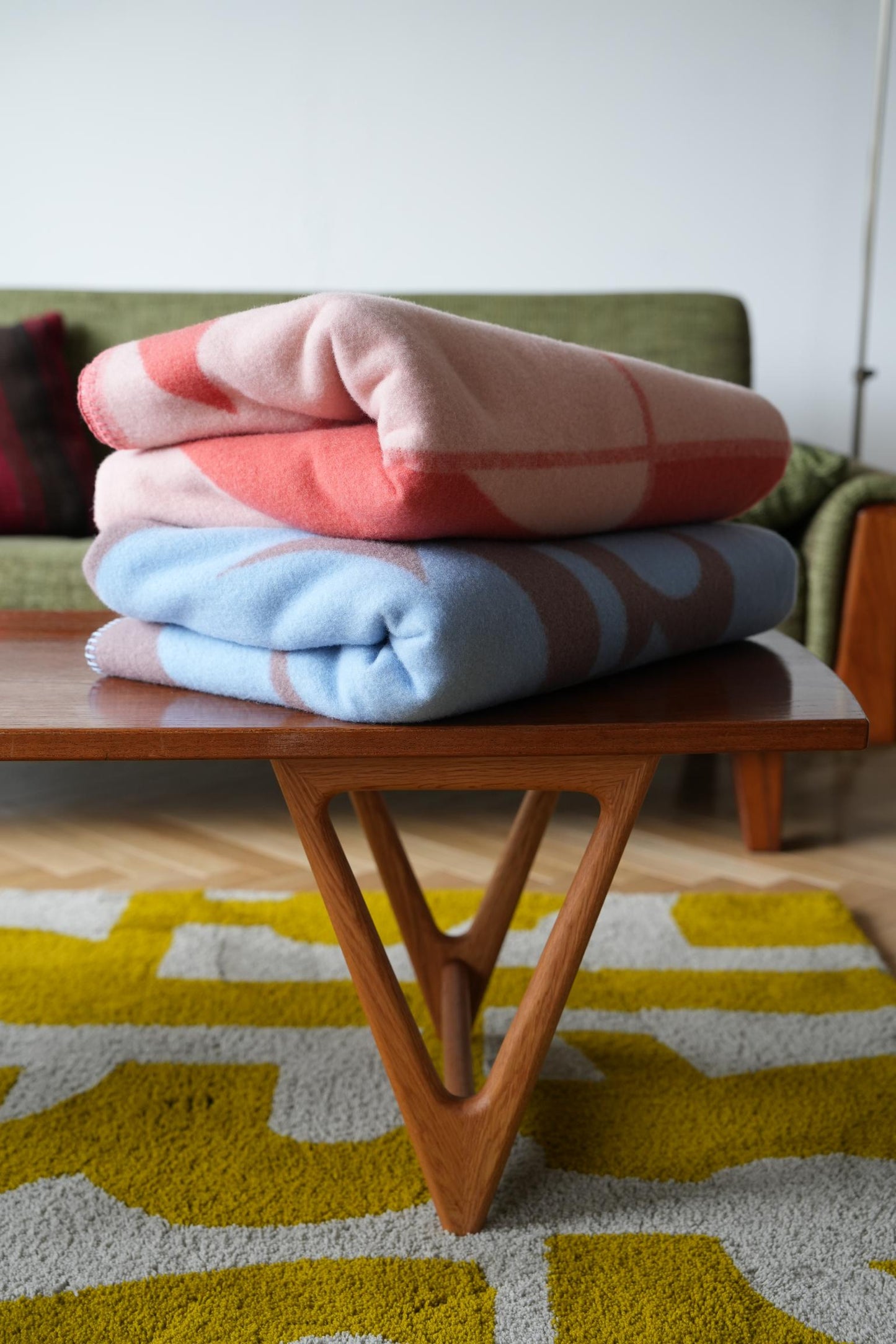 WOOL BLANKET:Pieces of home