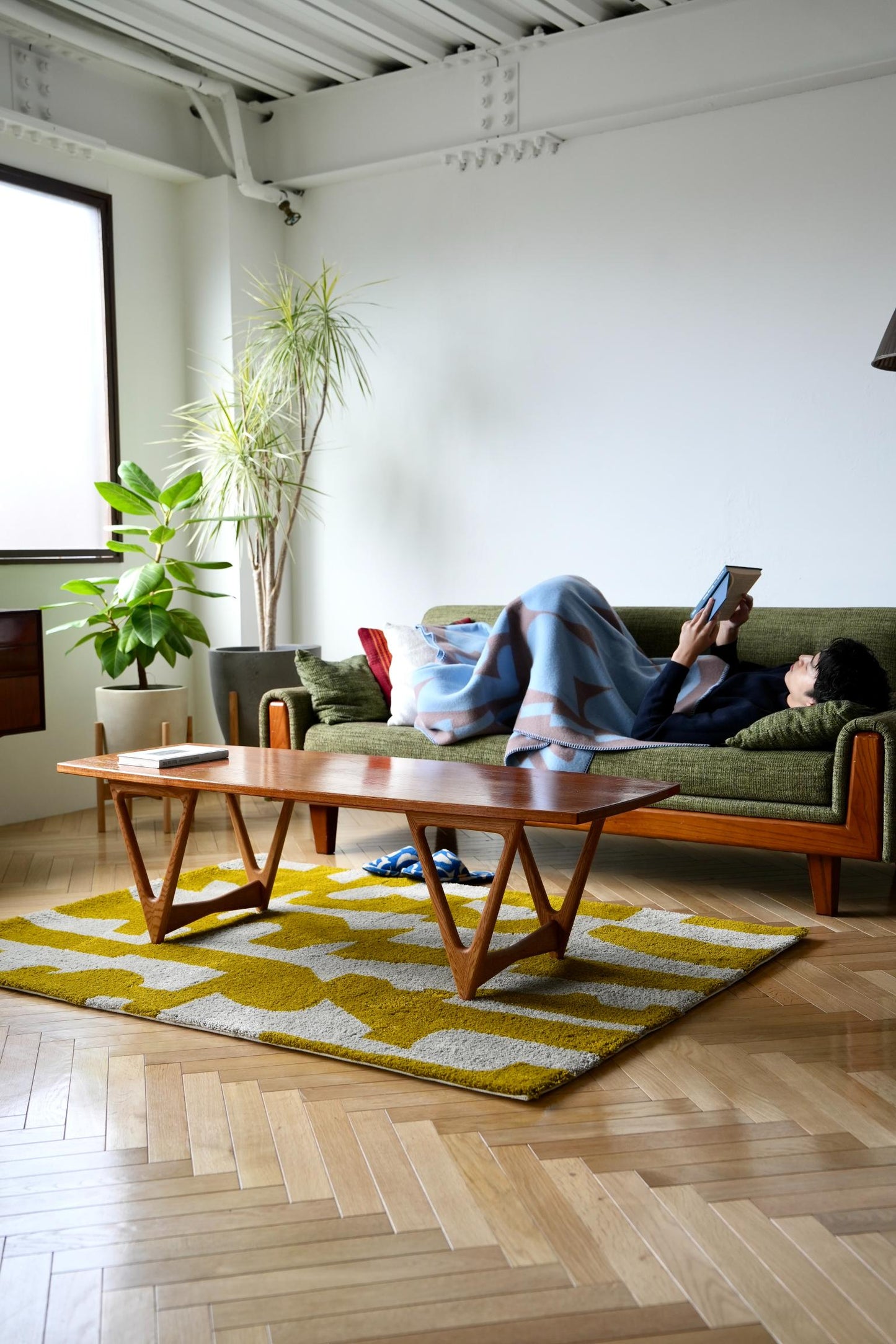 WOOL BLANKET:Giving