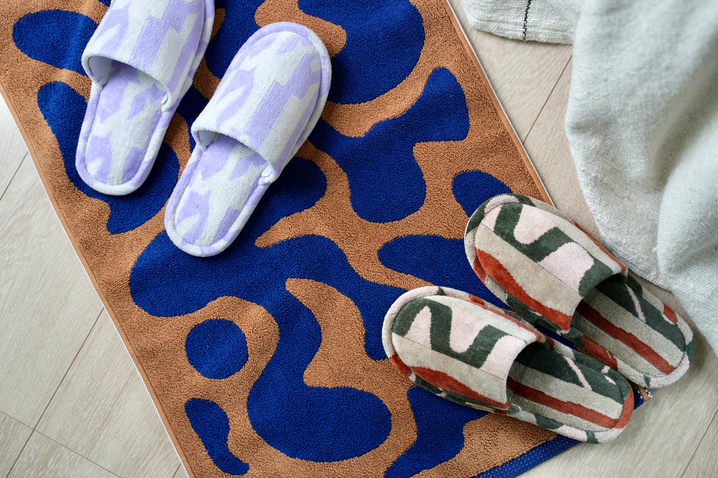 BATH MAT:Groovy