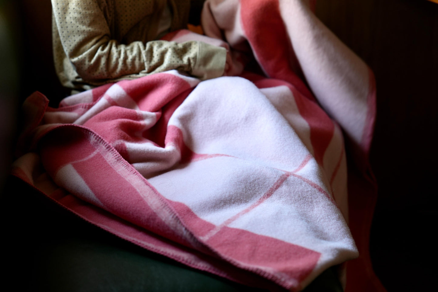 WOOL BLANKET:Pieces of home