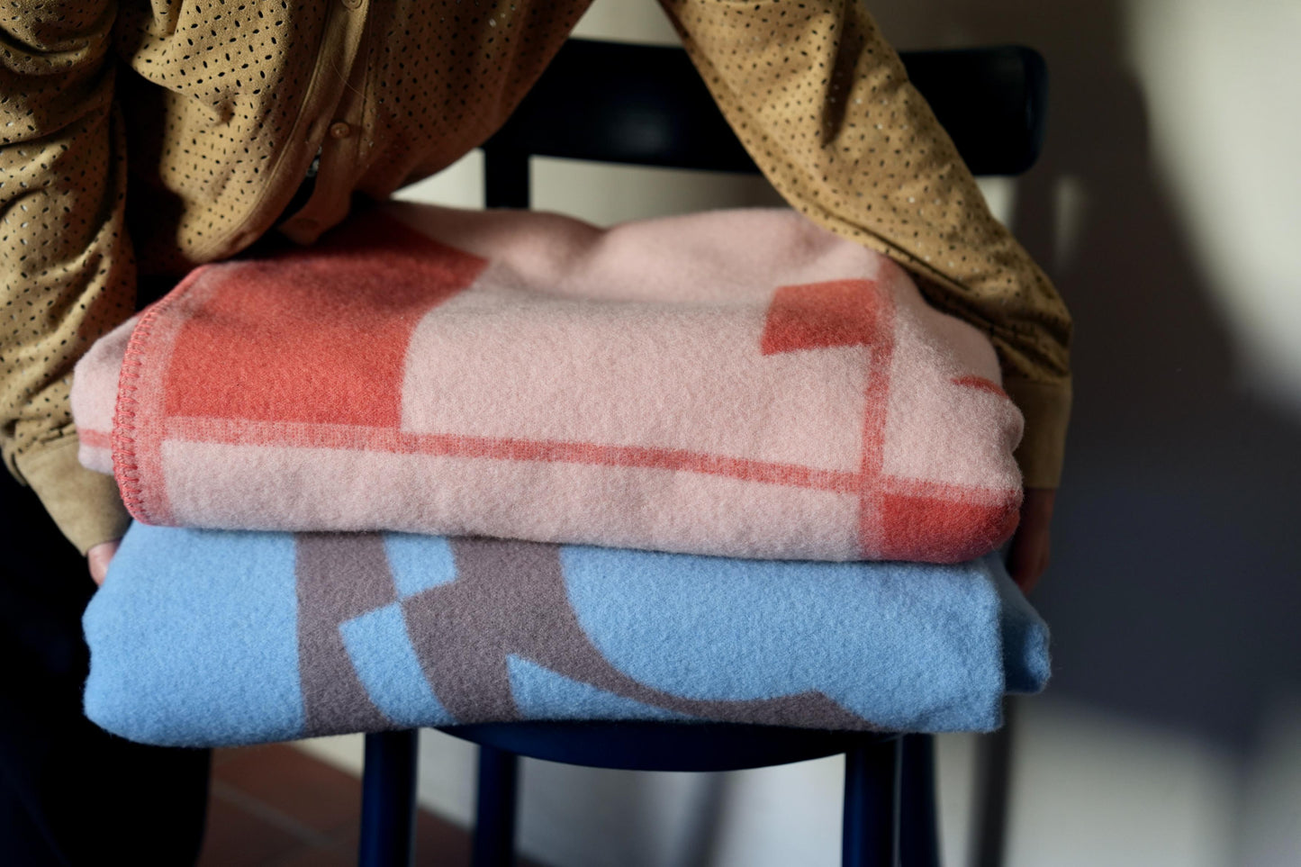 WOOL BLANKET:Pieces of home