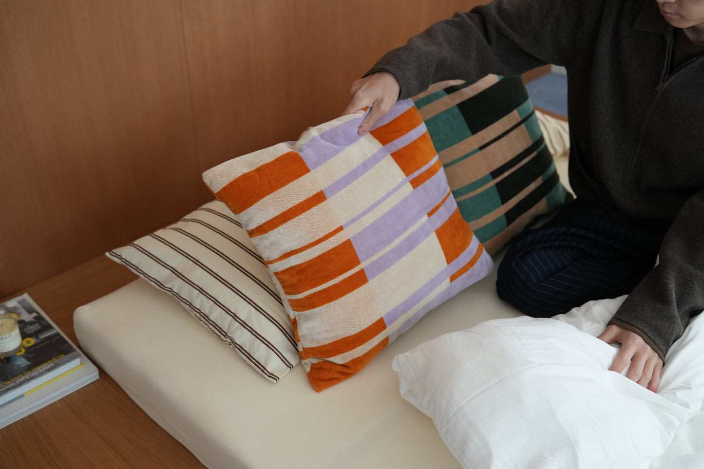 CUSHION COVER:Alternately / orange
