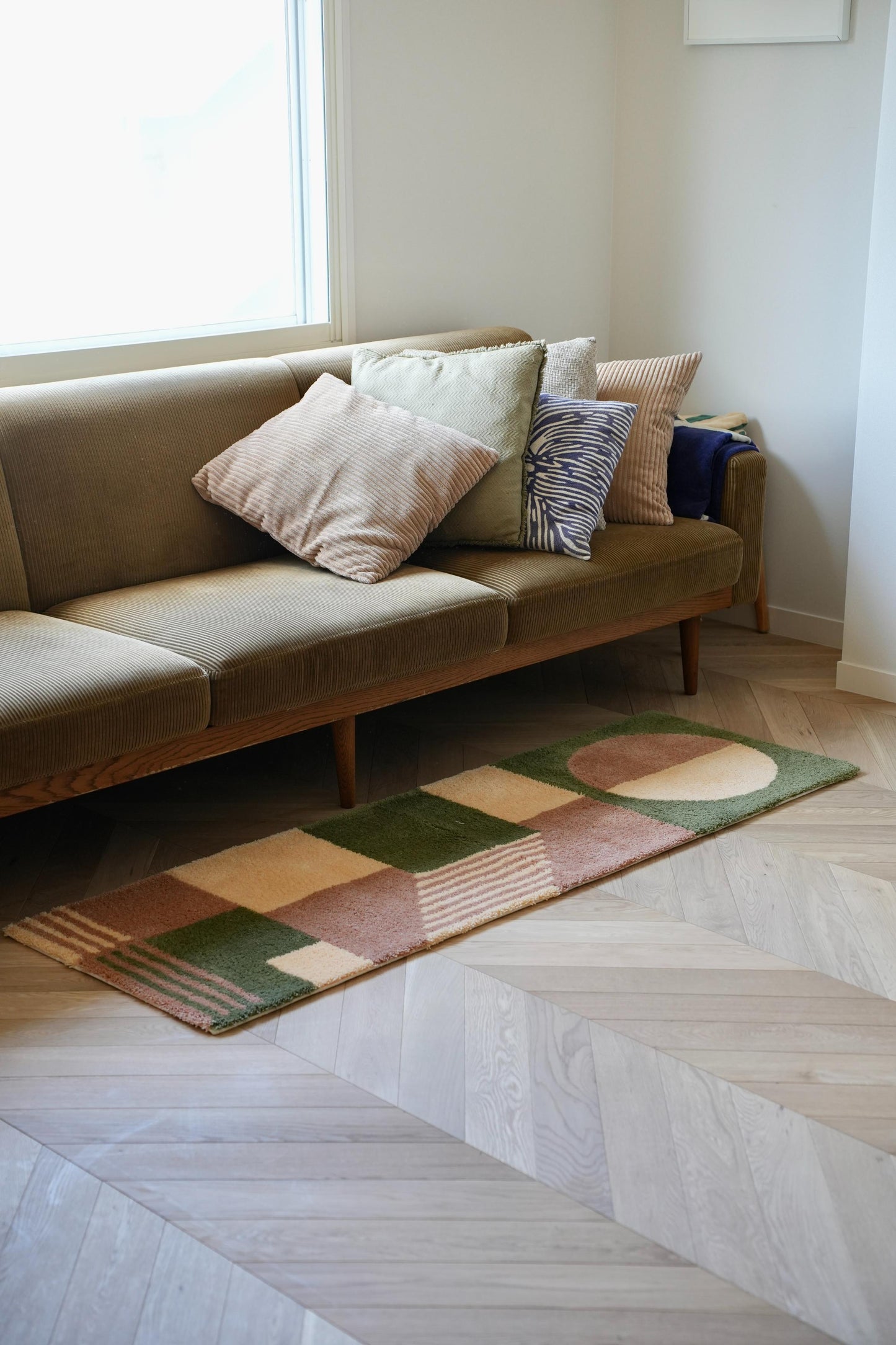 RUG【M】:Contrast