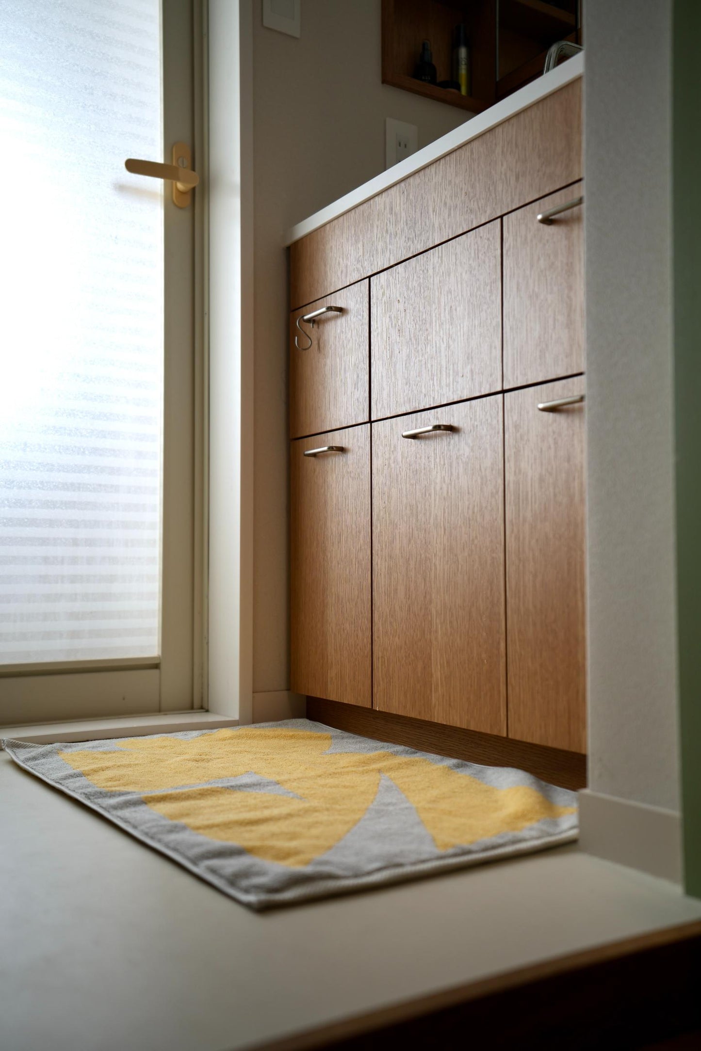 BATH MAT:Giving