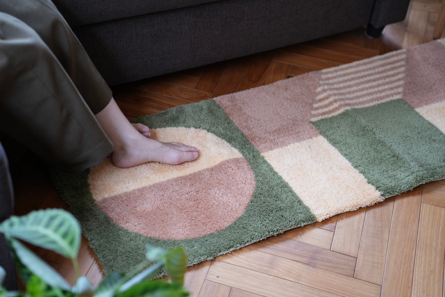 RUG【M】:Contrast