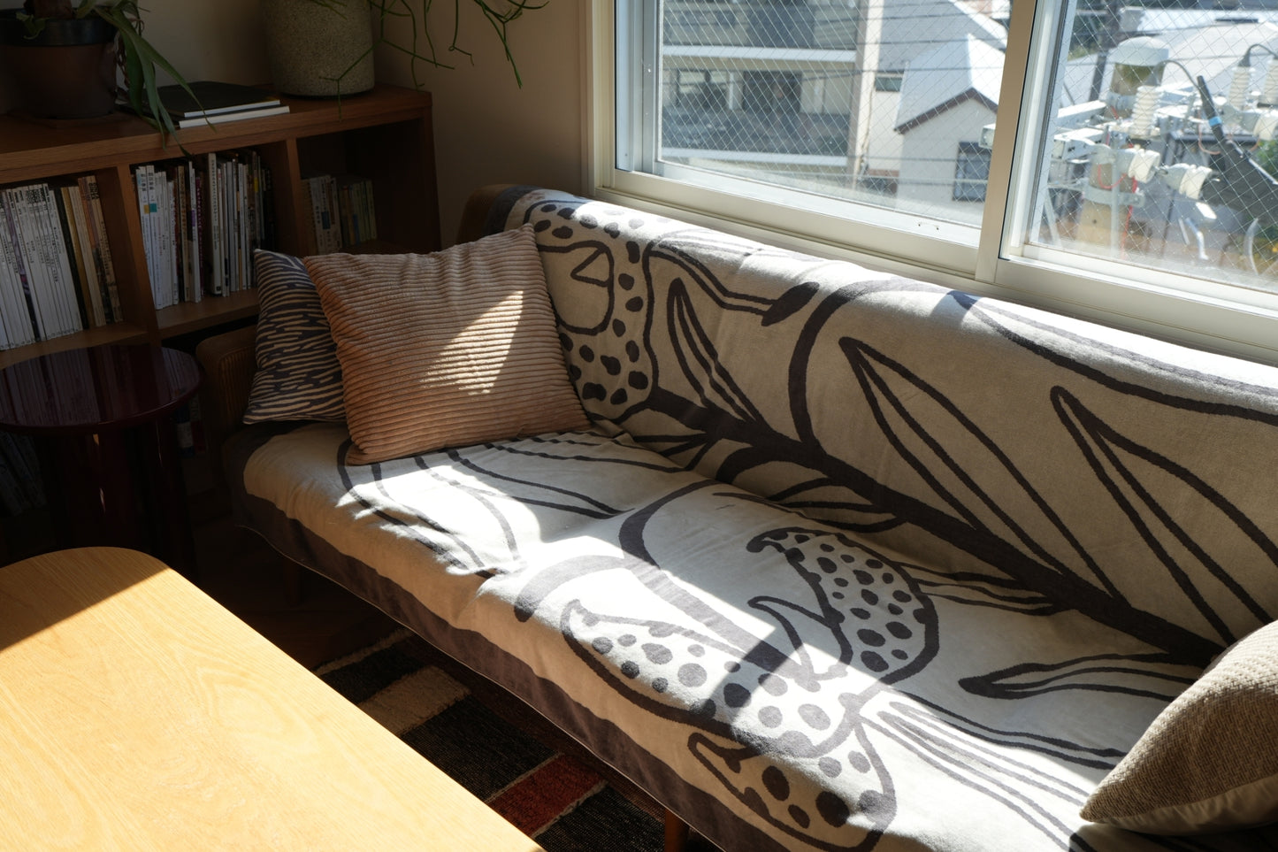 BED THROW BLANKET:Tiger Lily by whole