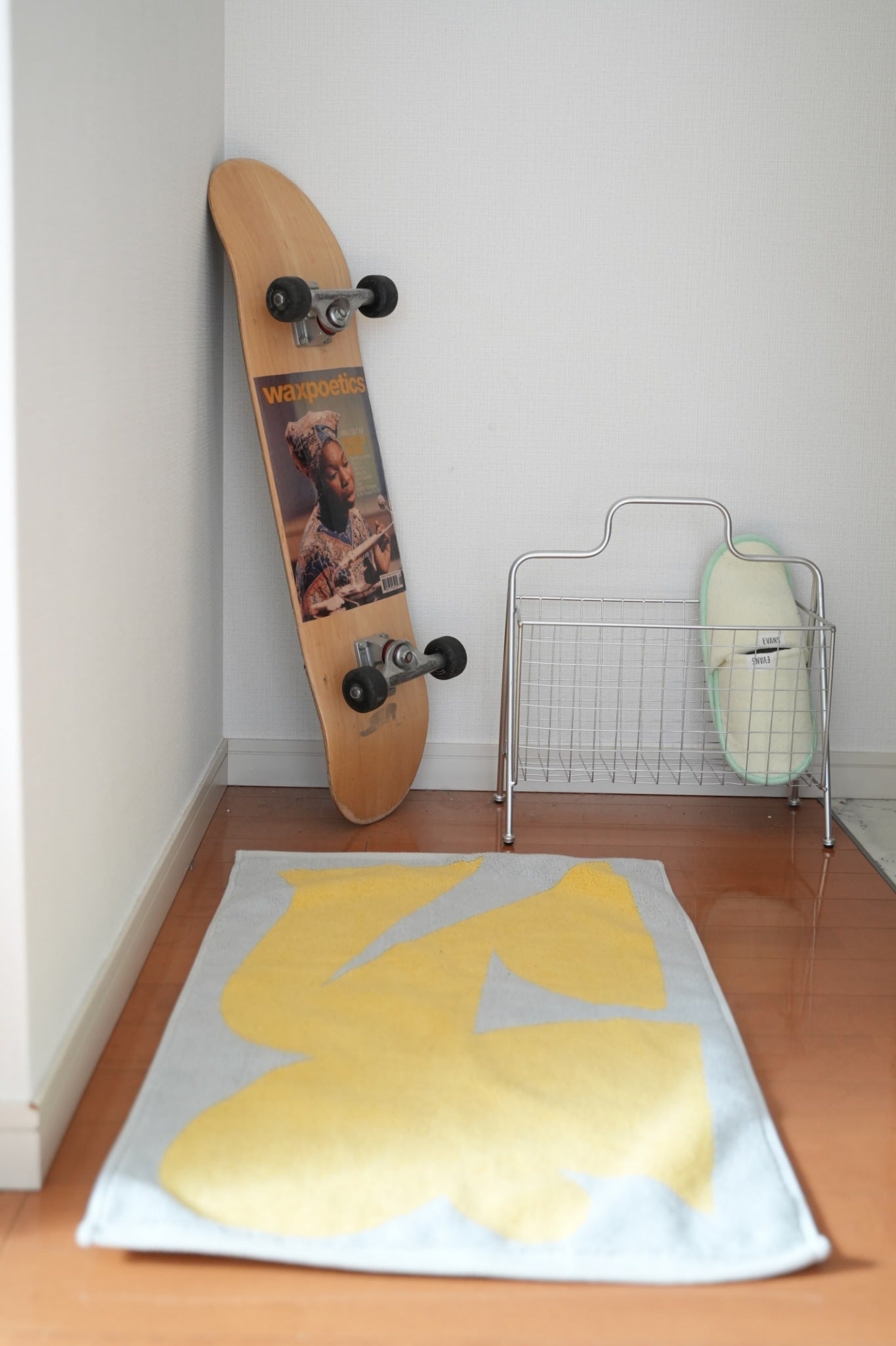 BATH MAT:Giving