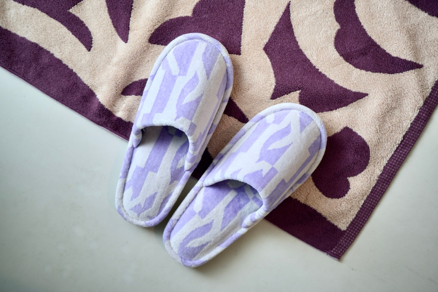BATH MAT: Dancing flower