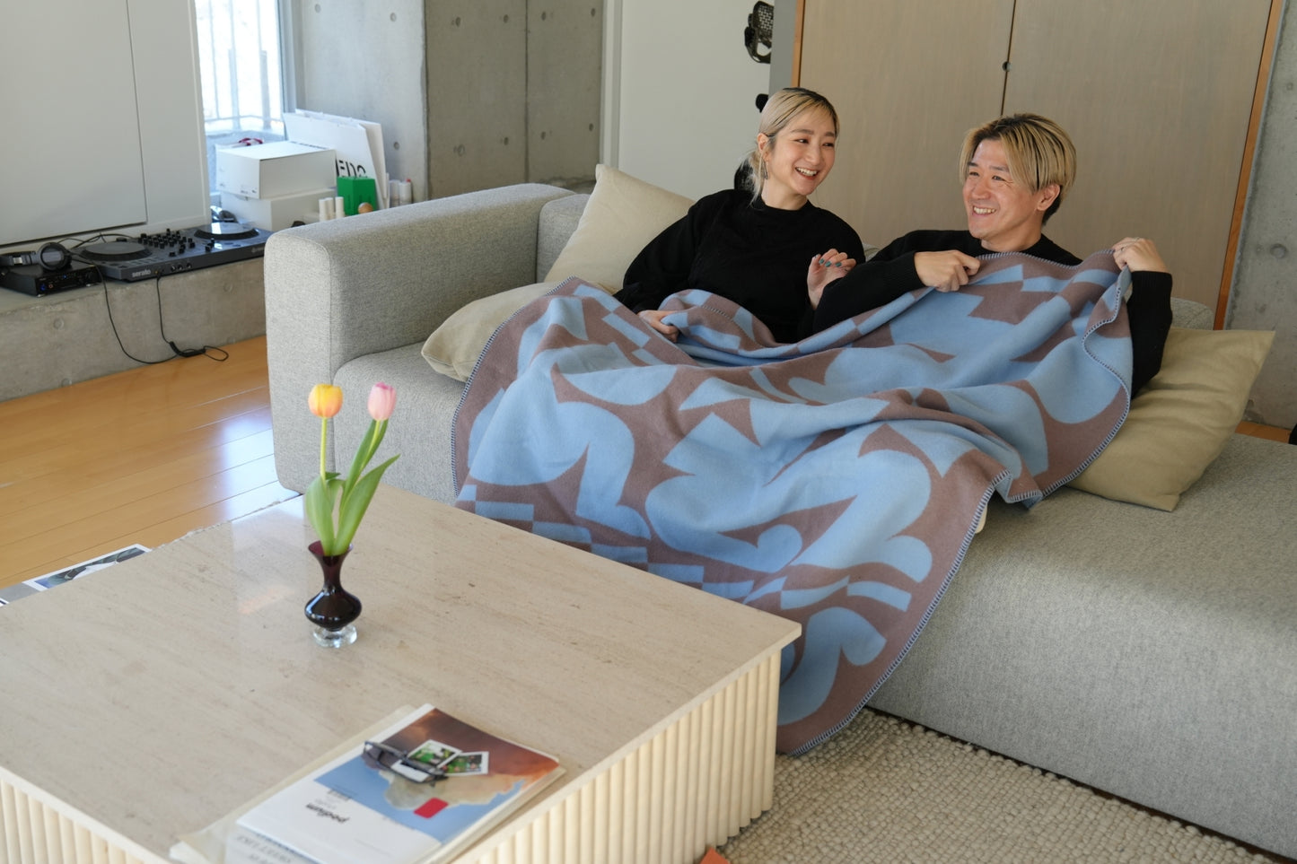 WOOL BLANKET:Giving