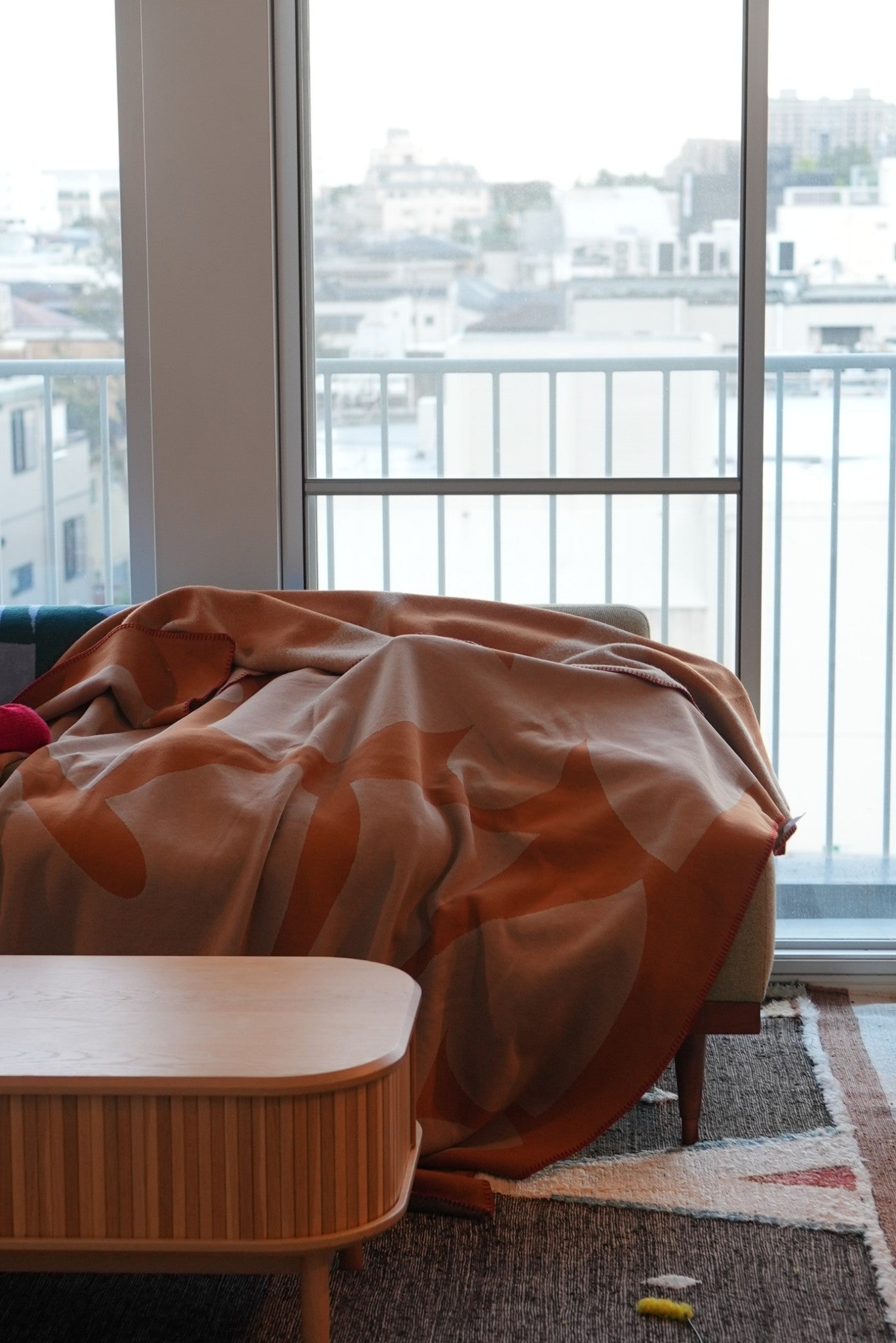 ALL SEASON BLANKET : Giving