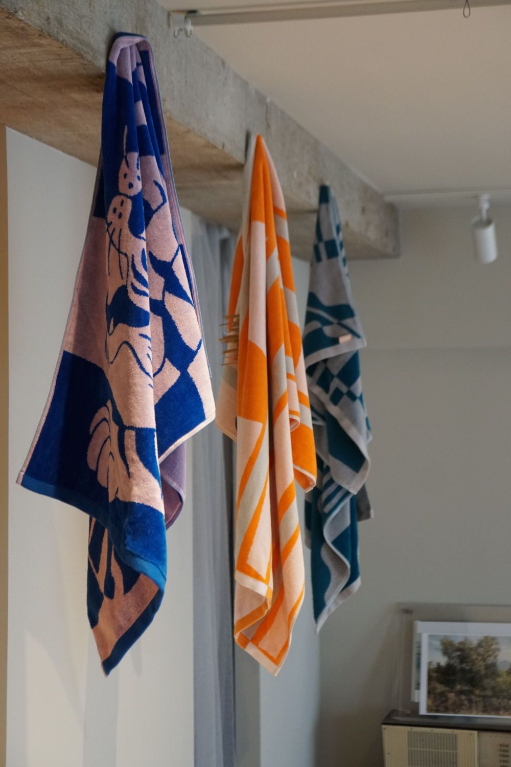 BATH TOWEL : Tiger by Hélène Jacobs