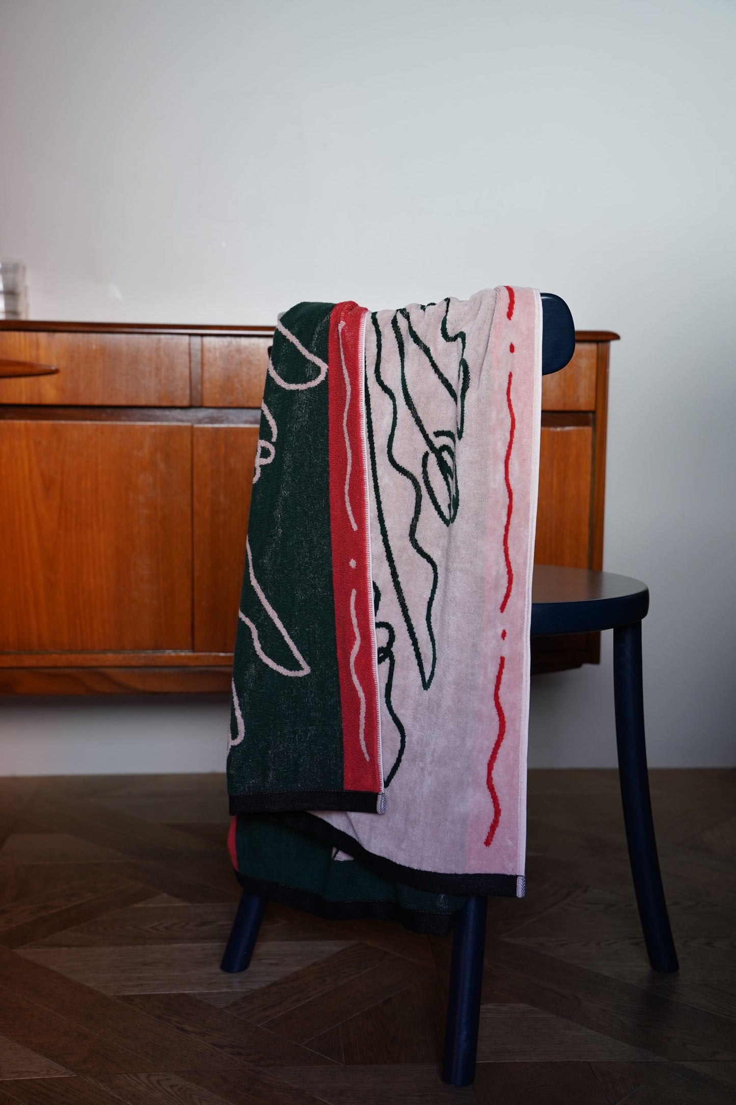 BATH TOWEL : Still life