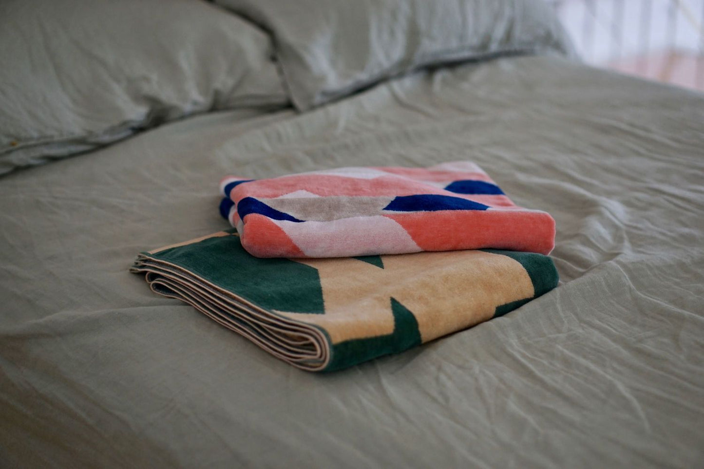BATH TOWEL : Melody Line