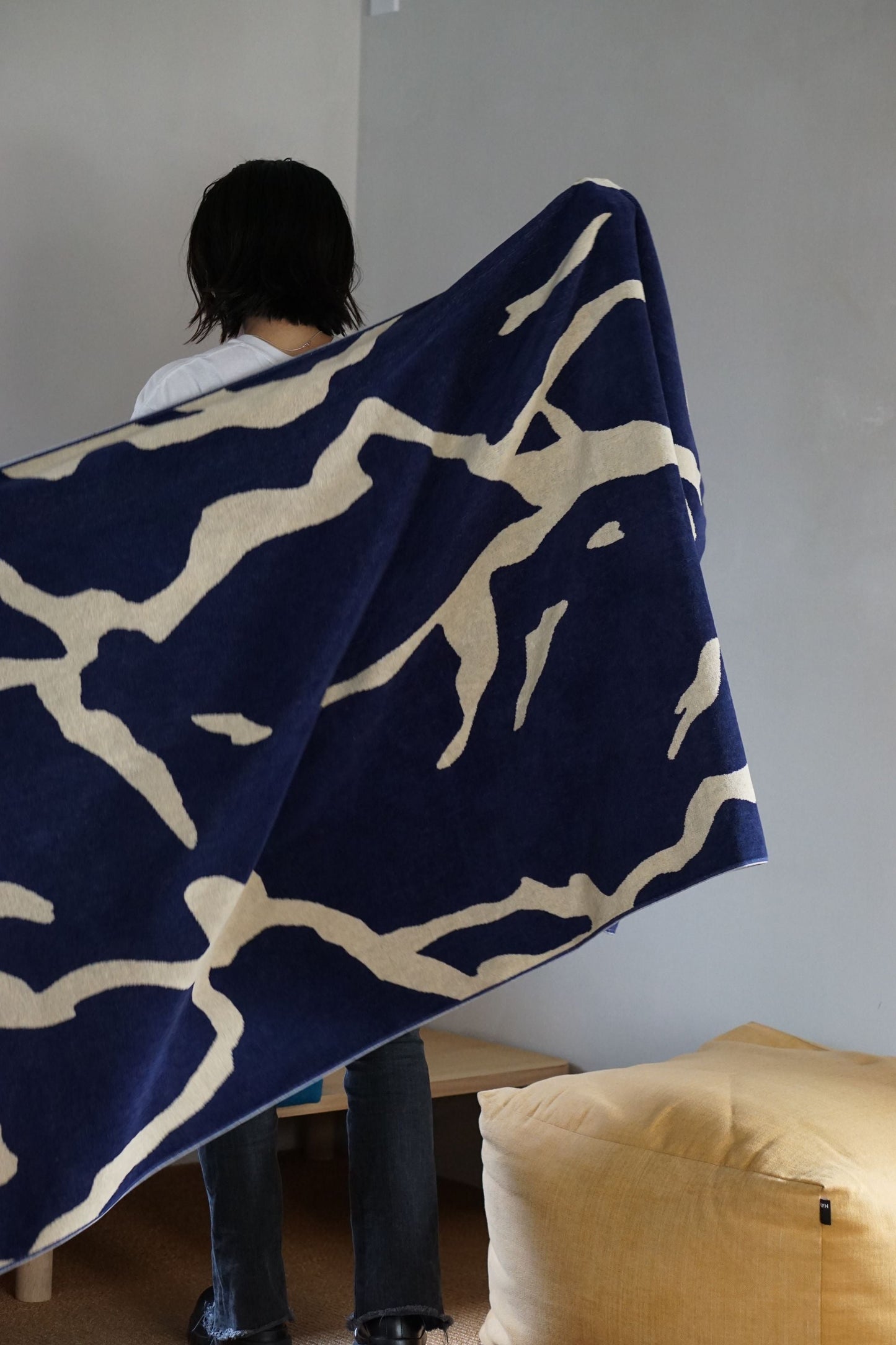 TOWEL BLANKET : Thunder in the dark / blue