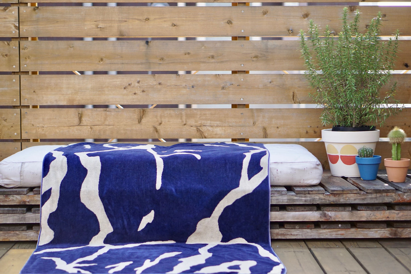 TOWEL BLANKET : Thunder in the dark / blue