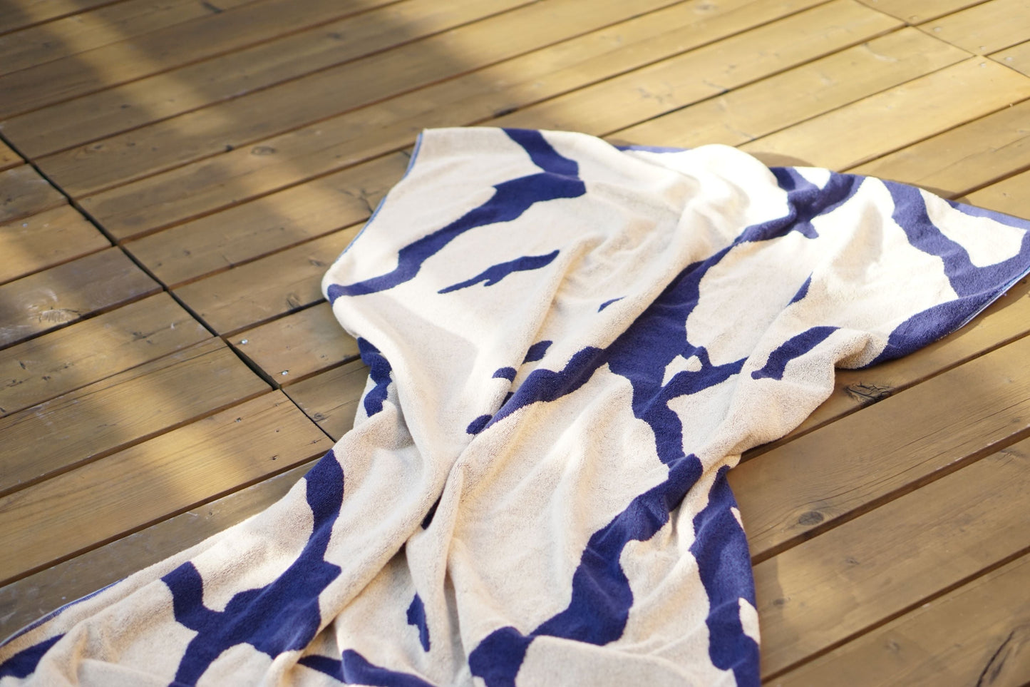 TOWEL BLANKET : Thunder in the dark / blue