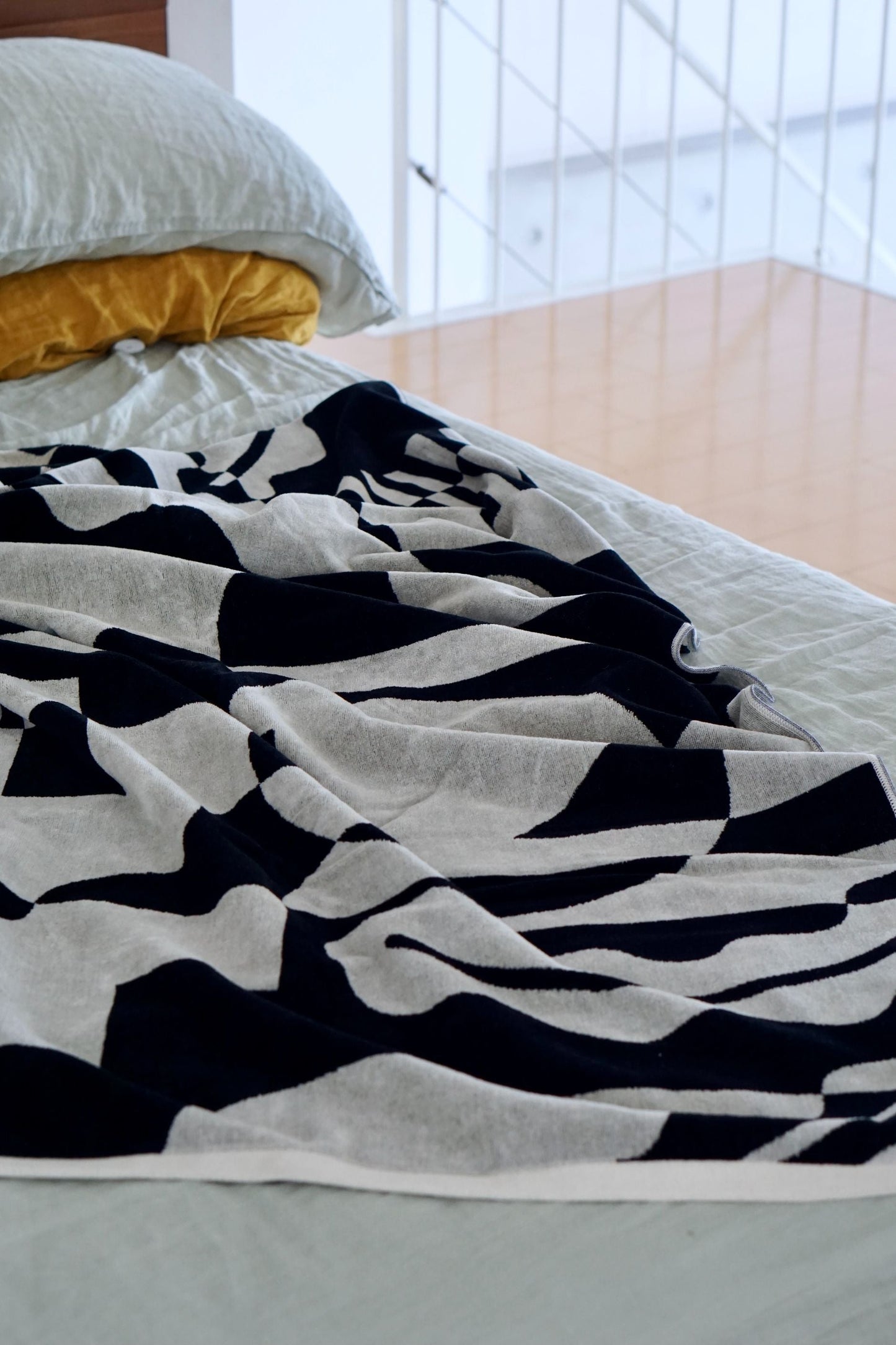 TOWEL BLANKET : Abstract Inlet by Asuka Watanabe