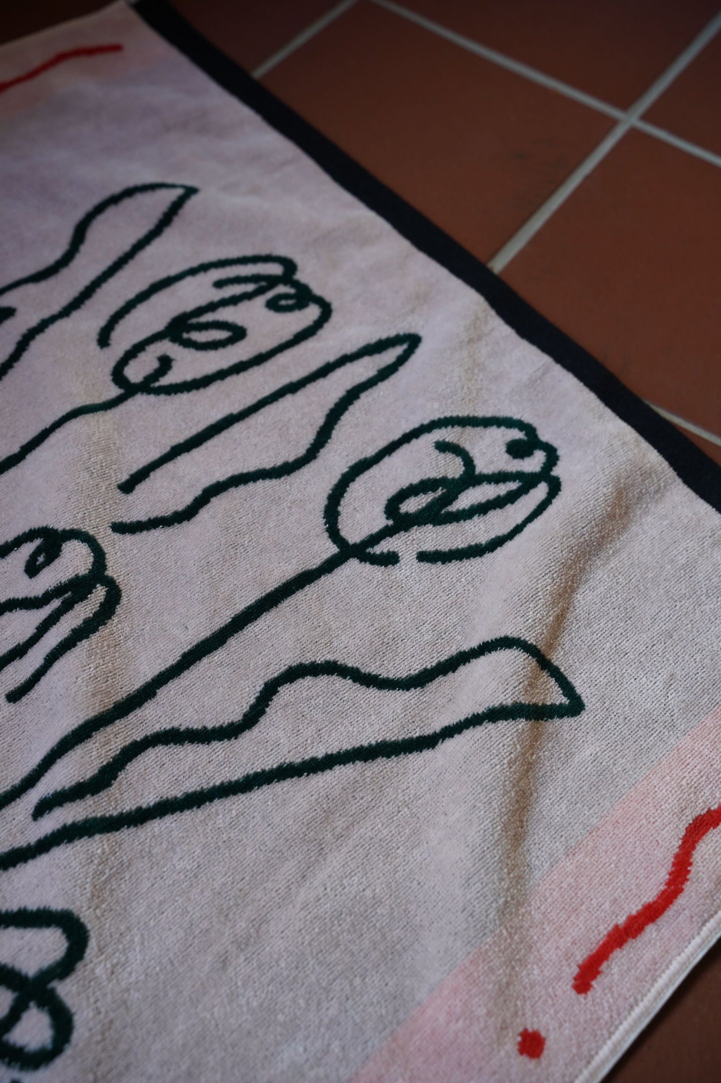 BATH TOWEL : Still life