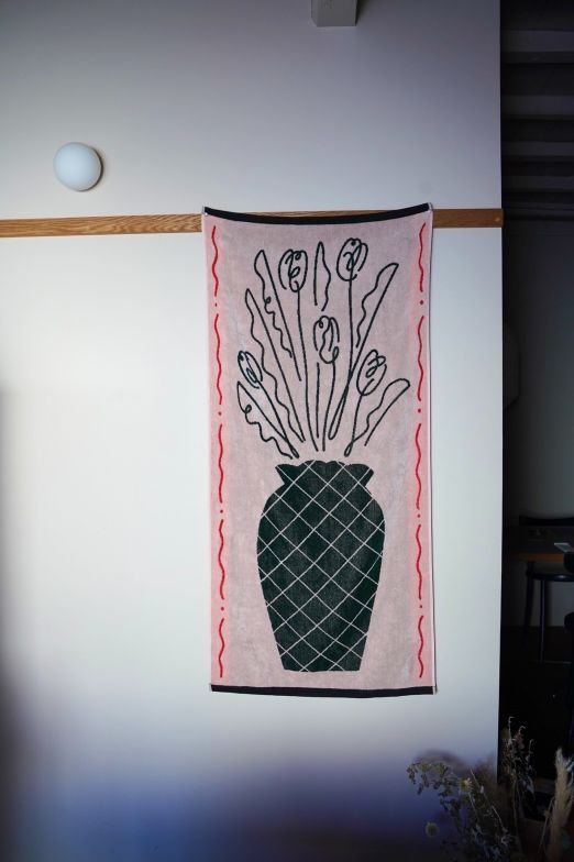BATH TOWEL : Still life