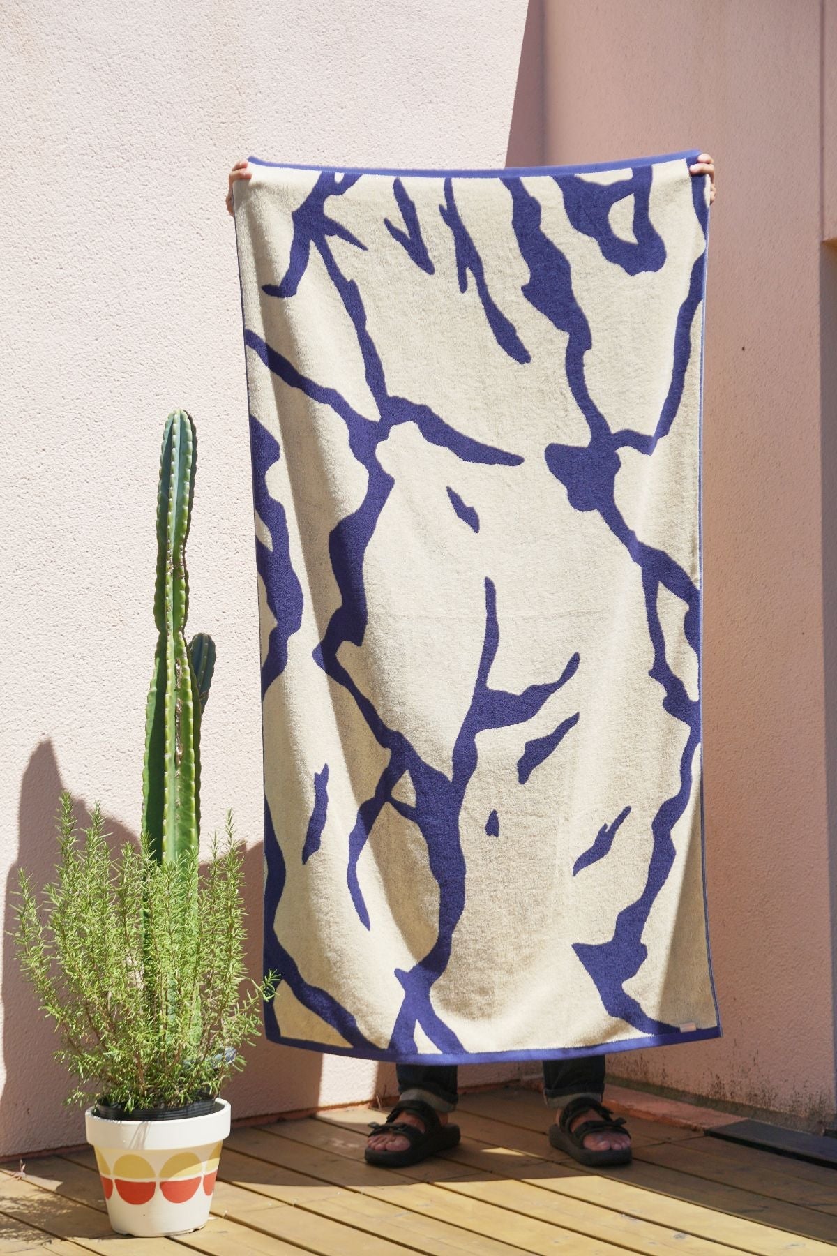 TOWEL BLANKET : Thunder in the dark / blue
