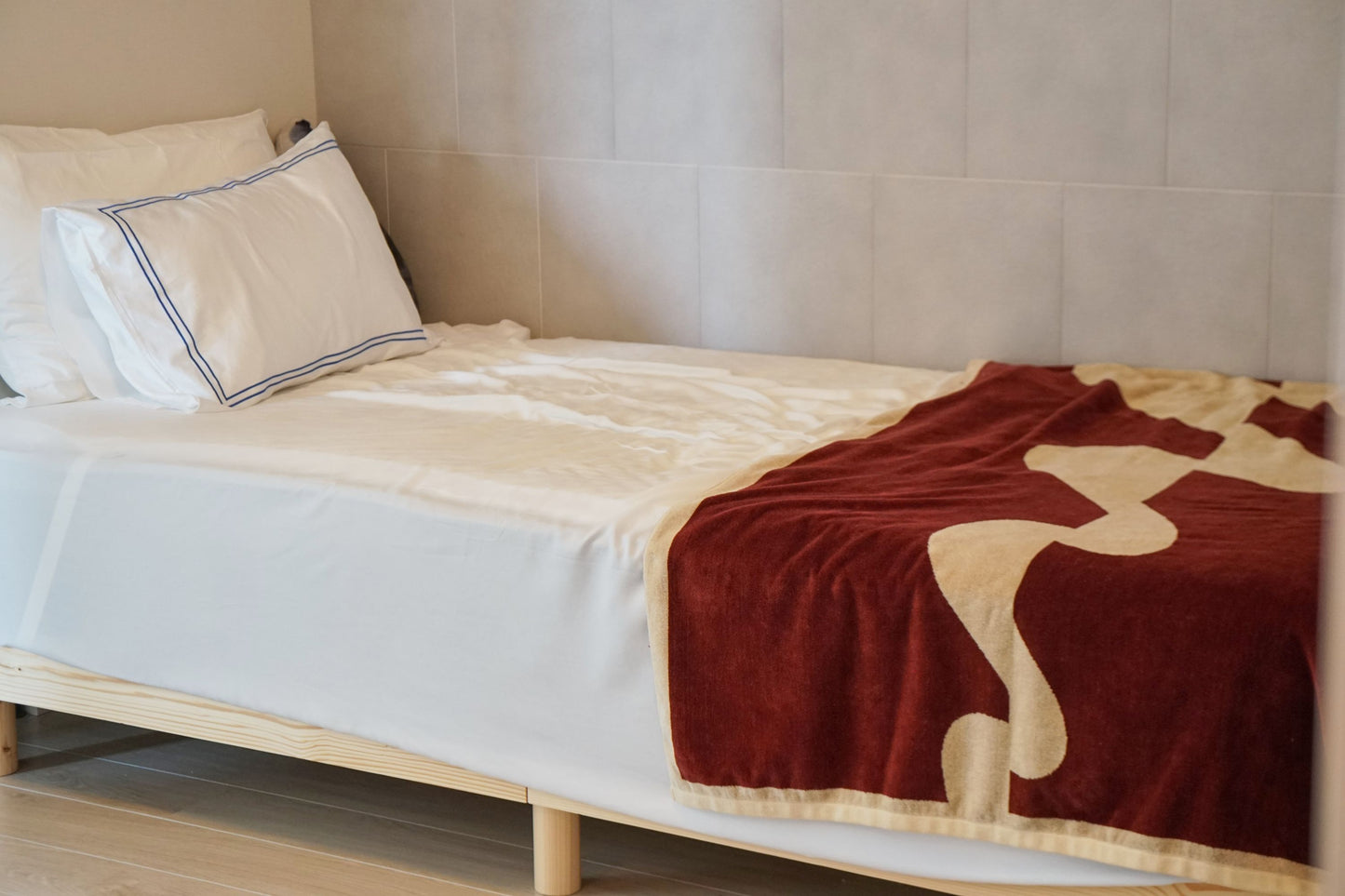 TOWEL BLANKET : I am new wave / wine red