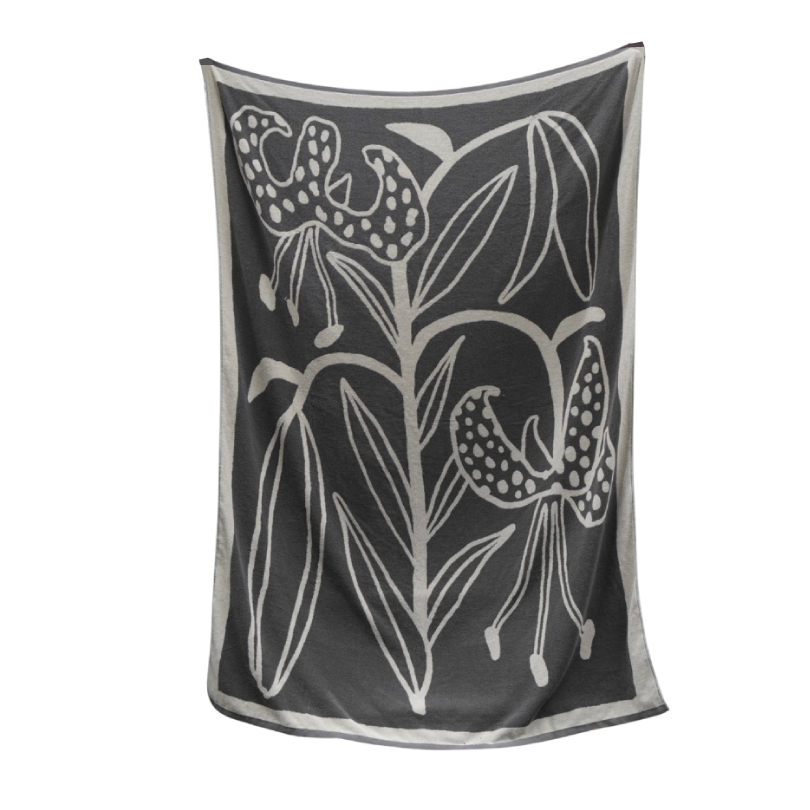 BED THROW BLANKET：Tiger Lily by whole