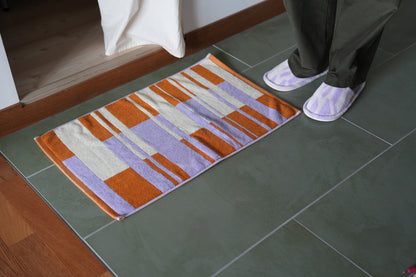 BATH MAT：Alternately