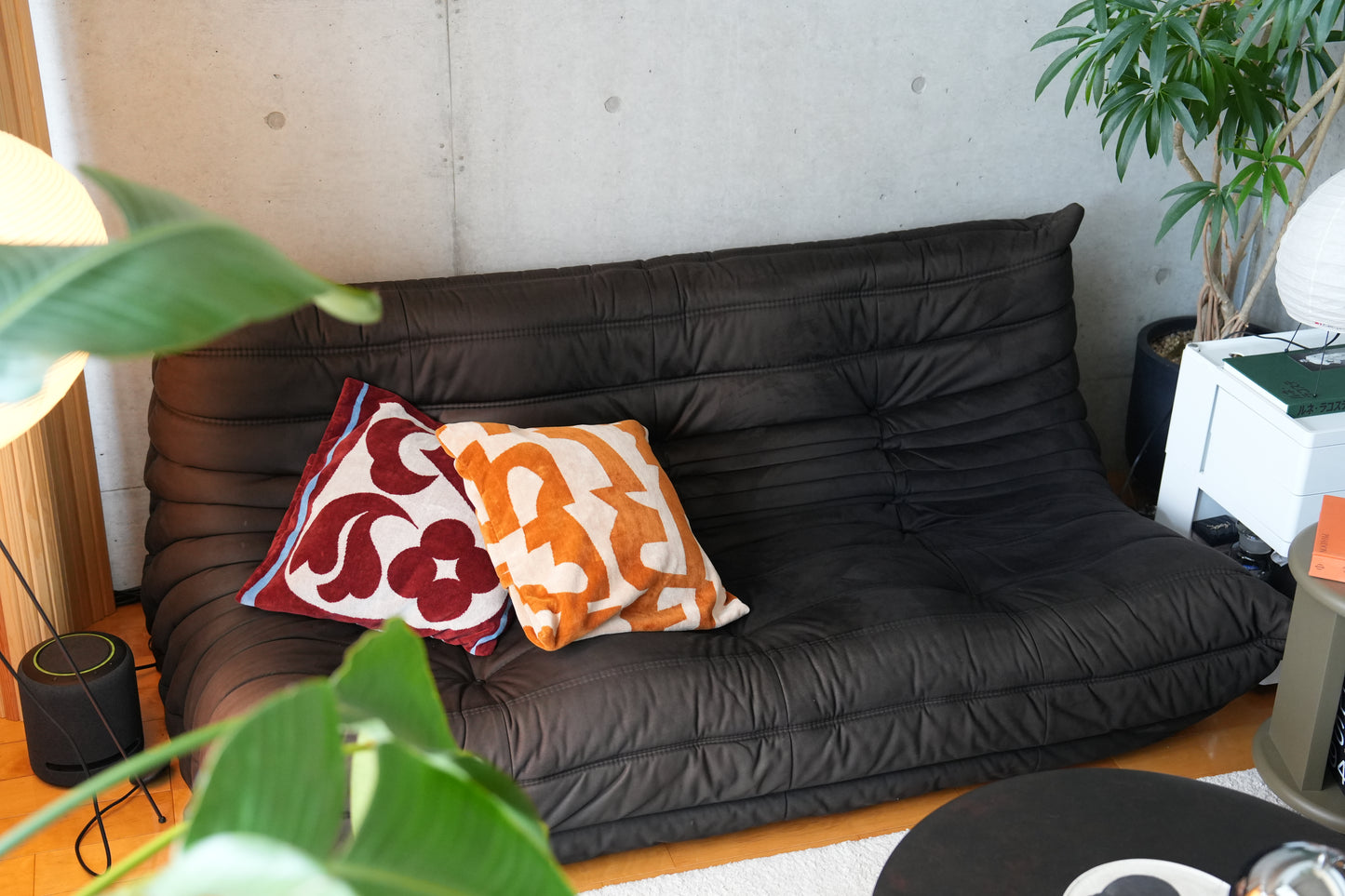 CUSHION COVER：Dancing flower