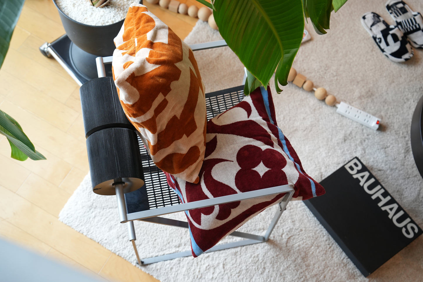 CUSHION COVER：Dancing flower