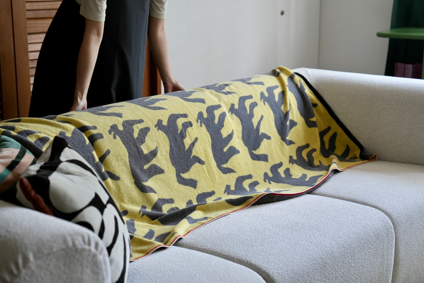 〈8月下旬ごろ販売開始〉TOWEL BLANKET：DOGORHORSE