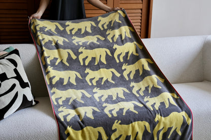 〈8月下旬ごろ販売開始〉TOWEL BLANKET：DOGORHORSE