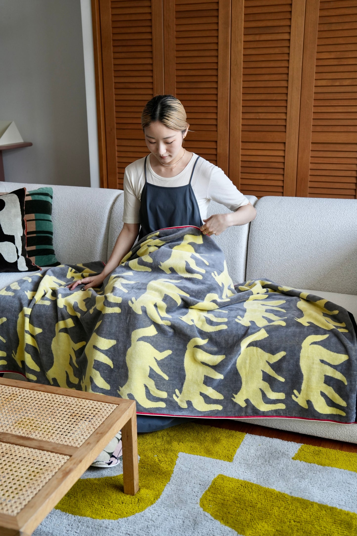 〈8月下旬ごろ販売開始〉TOWEL BLANKET：DOGORHORSE