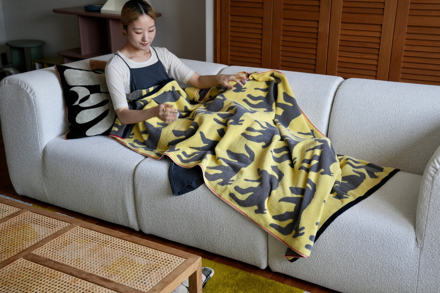 〈8月下旬ごろ販売開始〉TOWEL BLANKET：DOGORHORSE