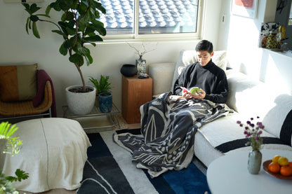 BED THROW BLANKET：Tiger Lily by whole
