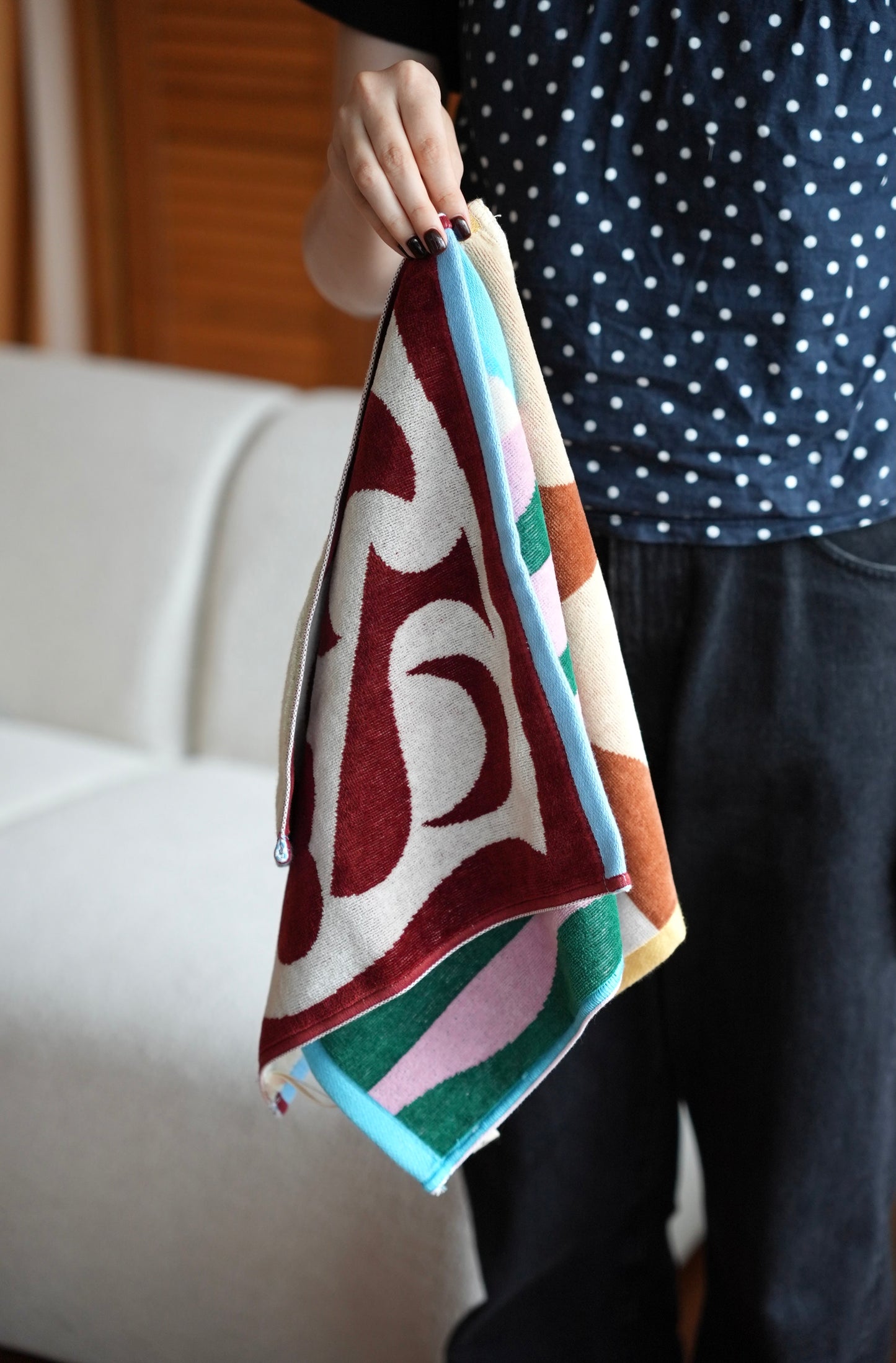 HAND TOWEL：Dancing flower