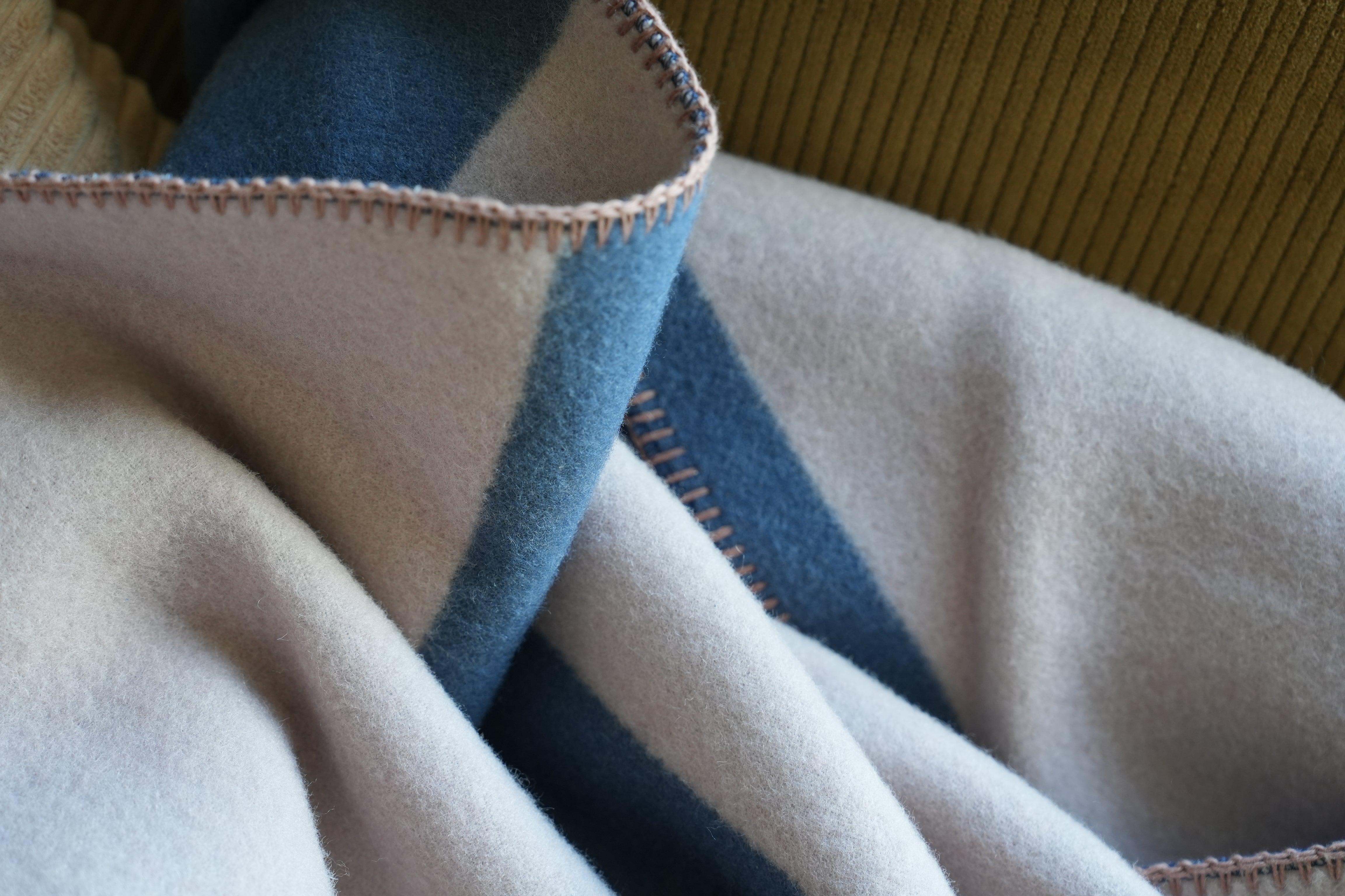 WOOL BLANKET：Ease – MYTONE