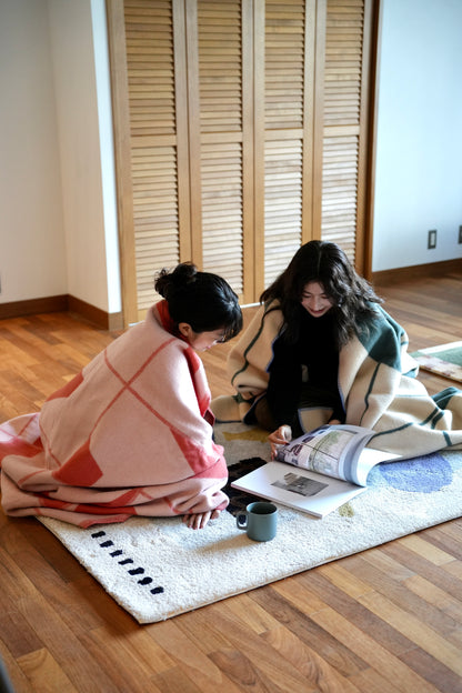 WOOL BLANKET：Pieces of home