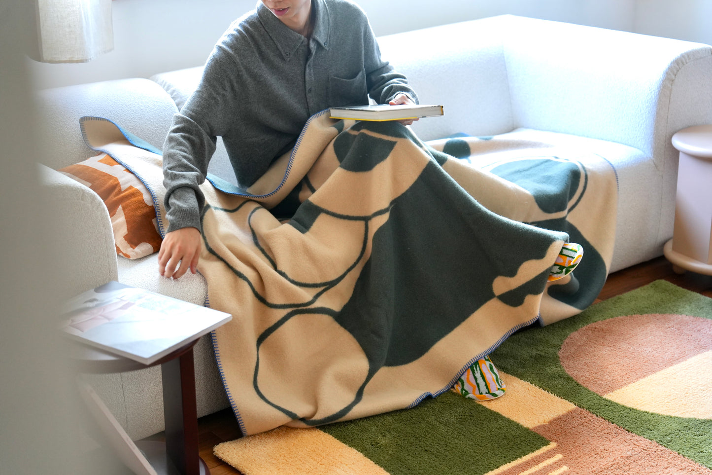 RUG【L】：Contrast