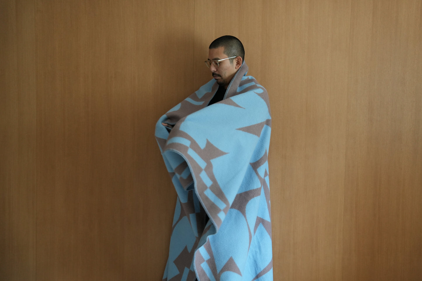 WOOL BLANKET：Giving