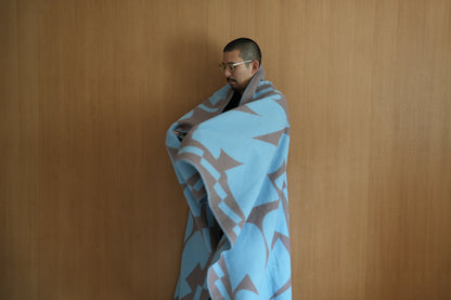 WOOL BLANKET：Giving