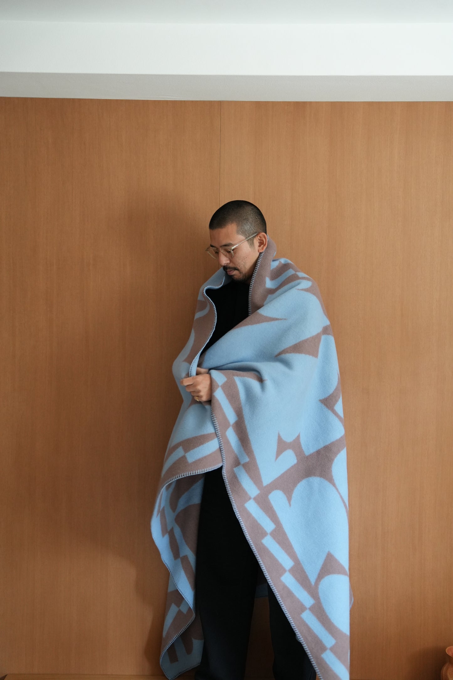 WOOL BLANKET：Giving