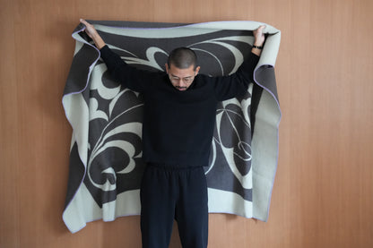 WOOL BLANKET：Dancing flower