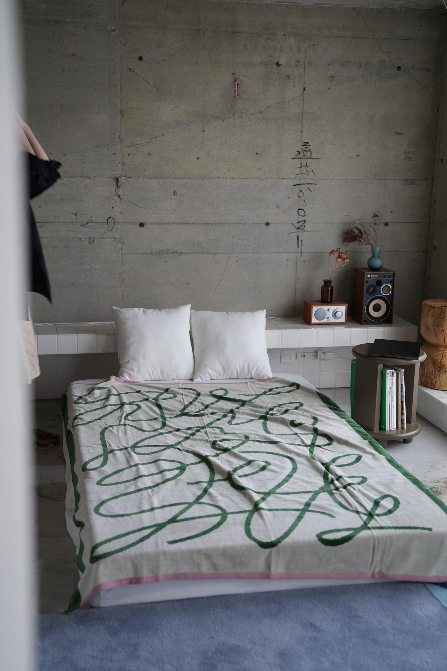 BED THROW BLANKET：Dance