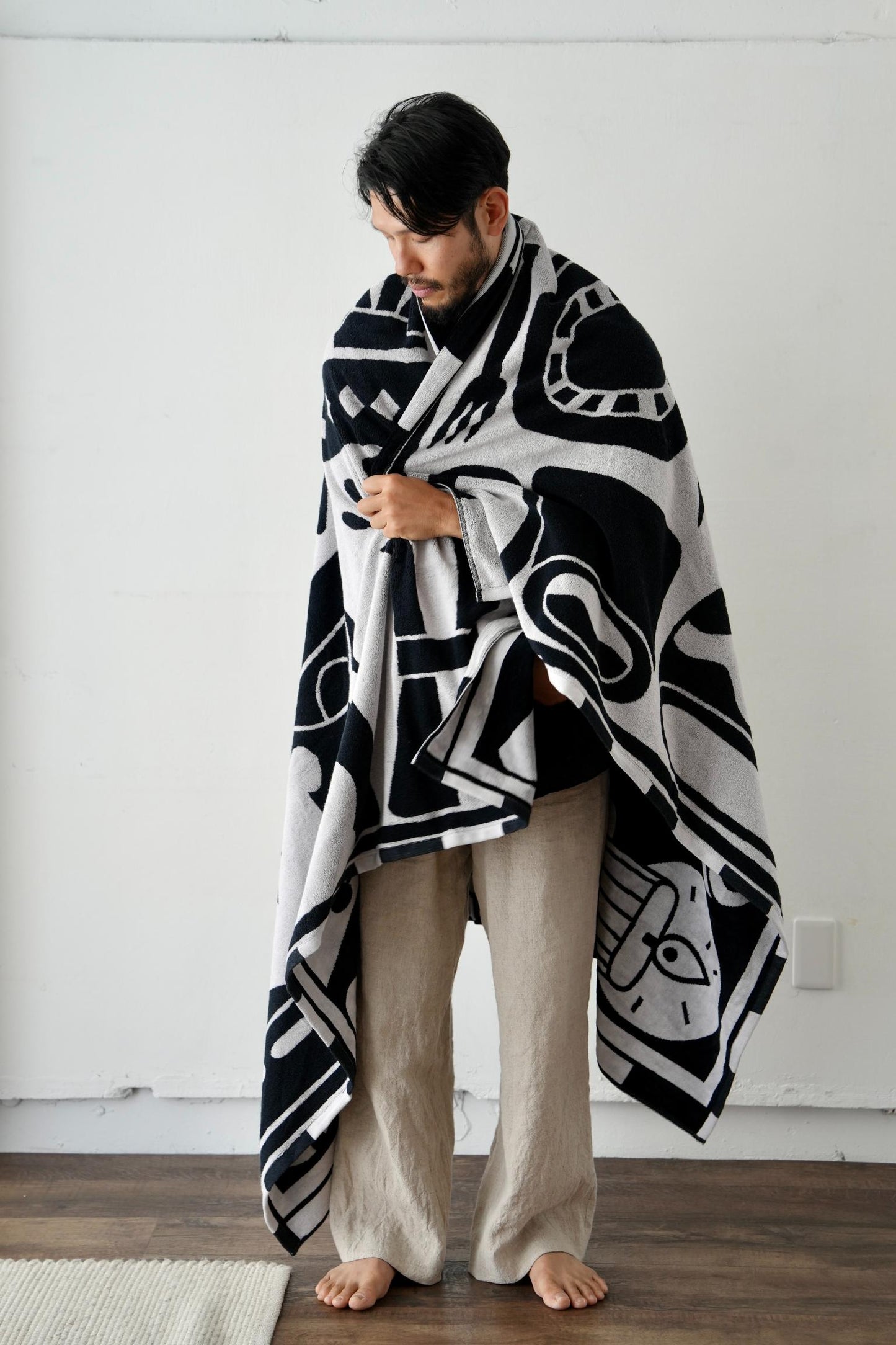 BED THROW BLANKET：This and that by Michael Towers